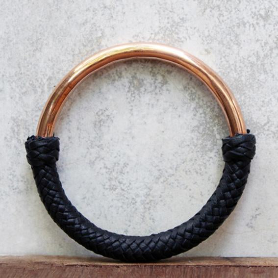 Tube copper & leather bangle