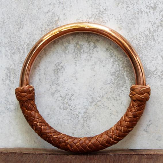 Tube copper & leather bangle