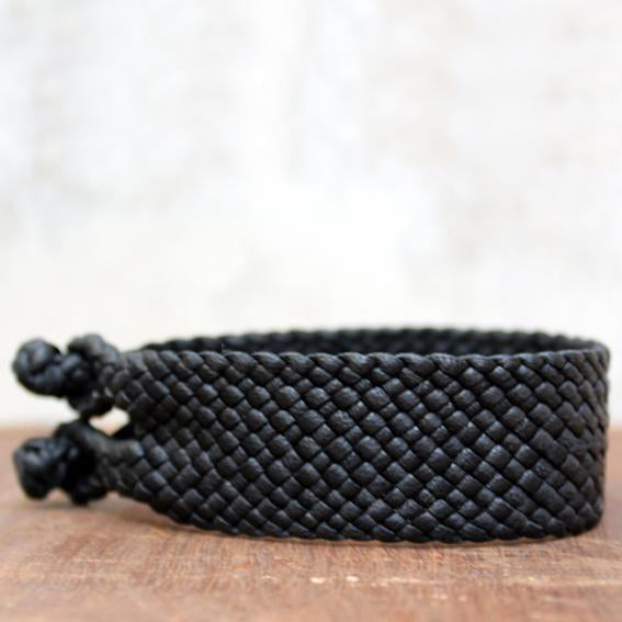 Dos leather bracelet