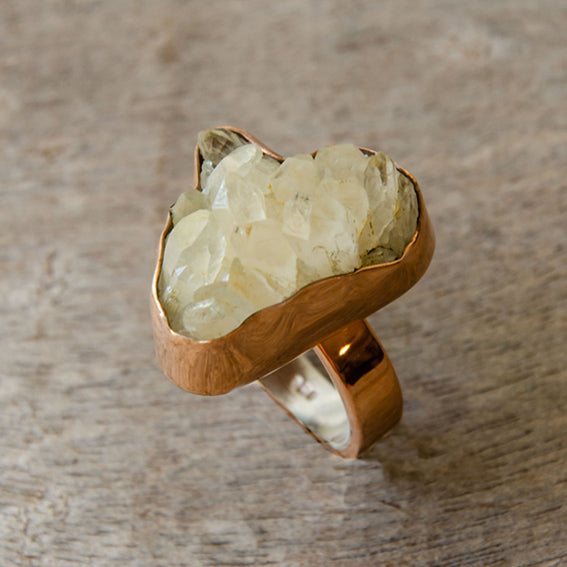 Copper ring with raw quartz