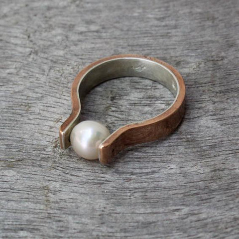 Copper ring with white pearl